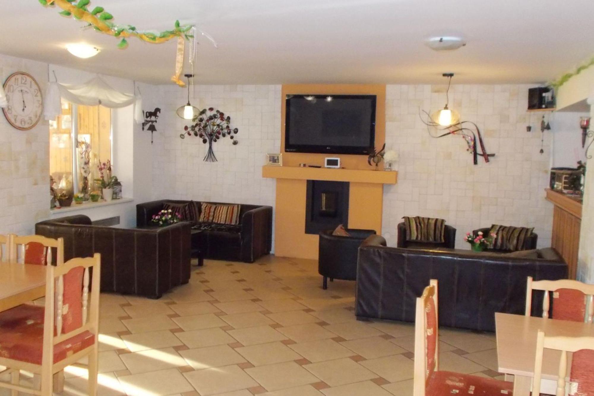 Family Apartments Spiezovec Доновали Екстериор снимка