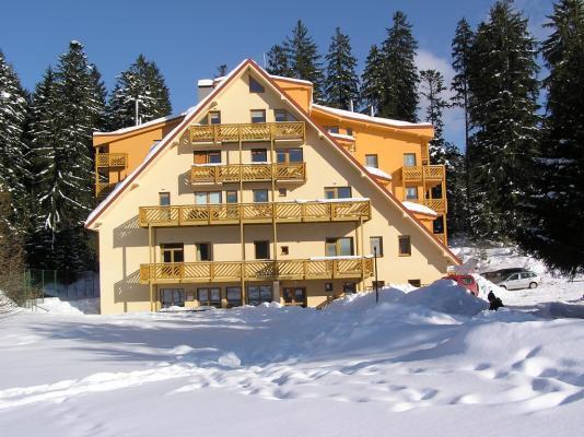 Family Apartments Spiezovec Доновали Екстериор снимка