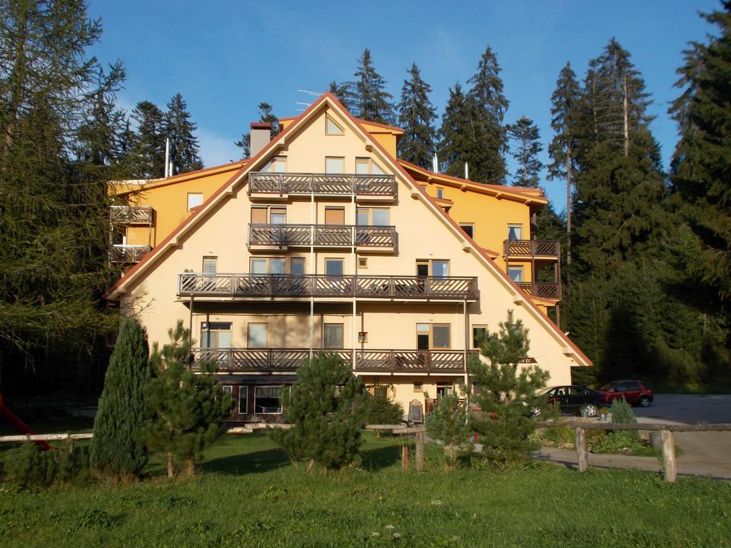 Family Apartments Spiezovec Доновали Екстериор снимка