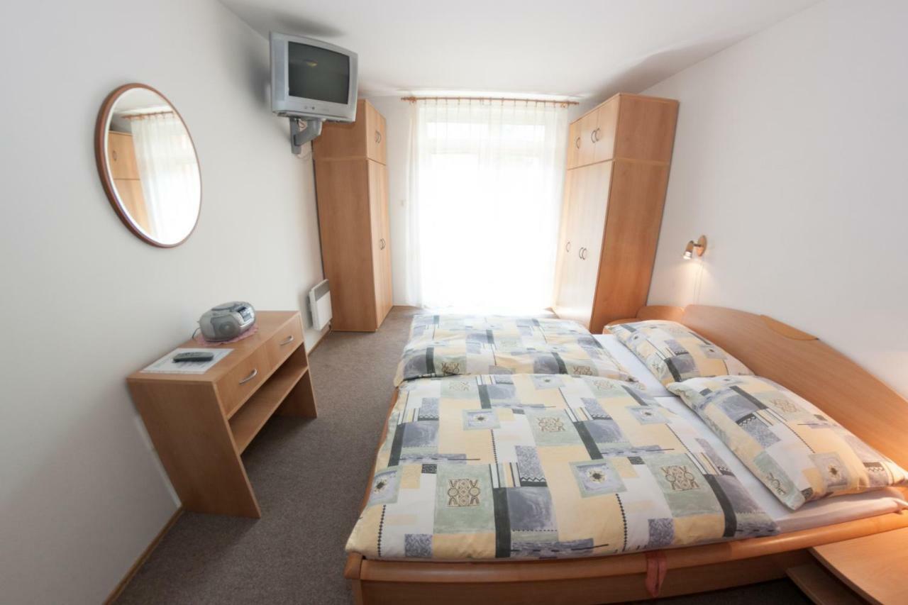 Family Apartments Spiezovec Доновали Екстериор снимка