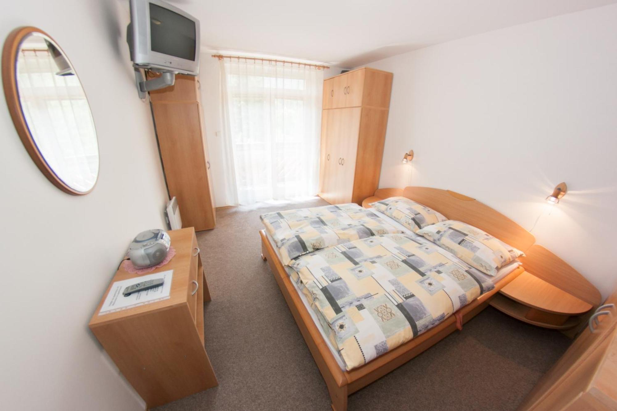 Family Apartments Spiezovec Доновали Екстериор снимка
